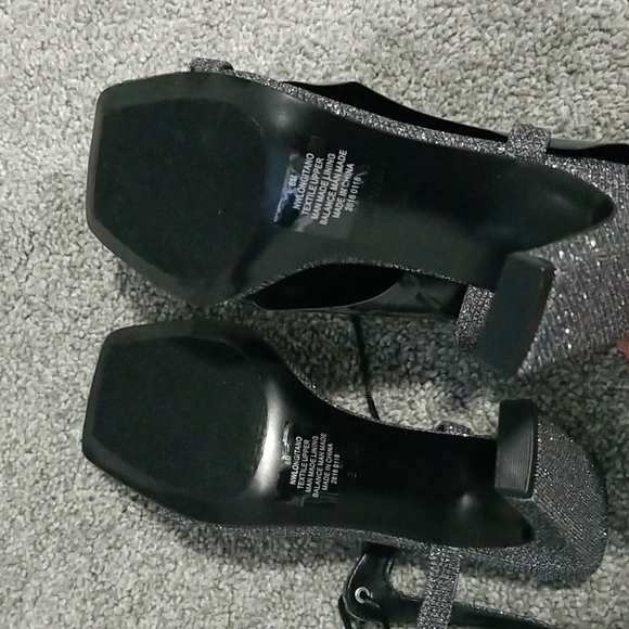 Nine West Grey Sparkling Heels Sandals 6M - Picture 4 of 10
